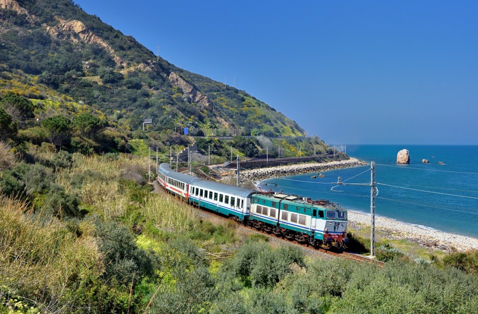 Trenitalia E656 046 Tusa