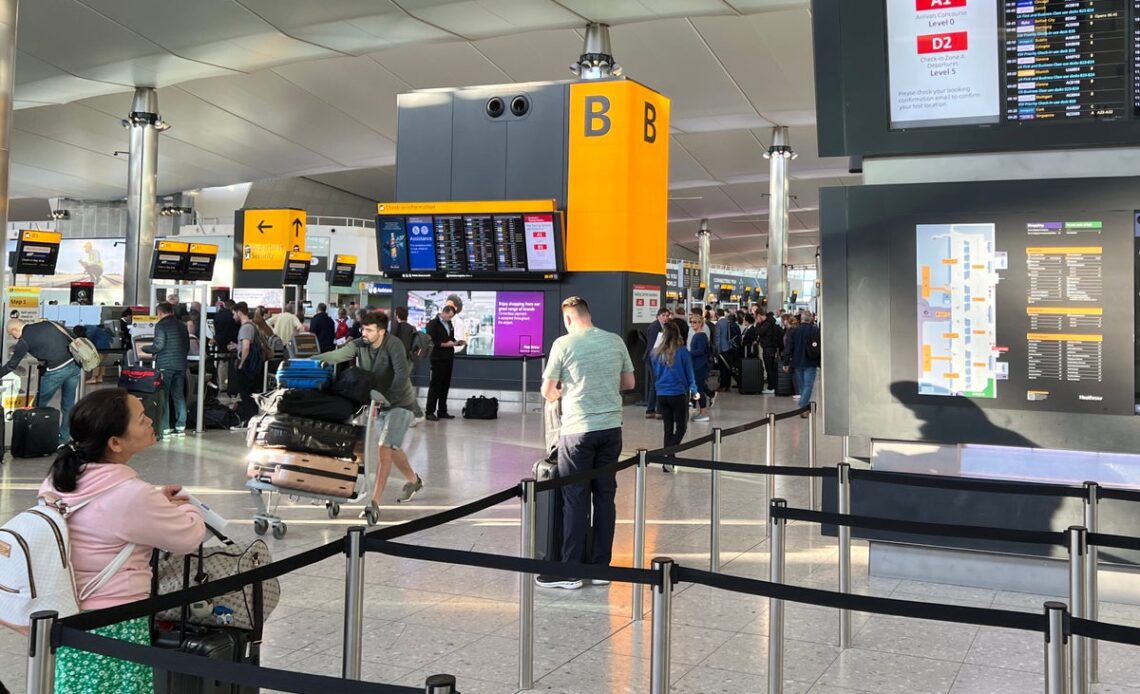 Heathrow airport passenger charges to fall every year up to 2026