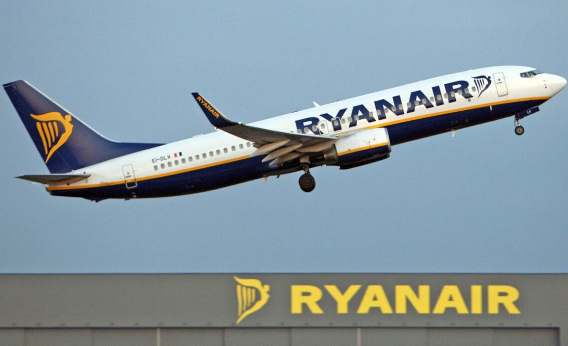 Ryanair passengers stranded in Prague after flight leaves without them