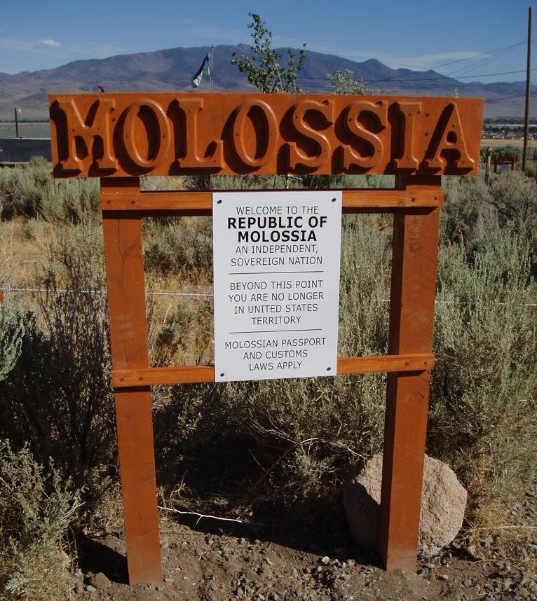 Molossia Border Sign