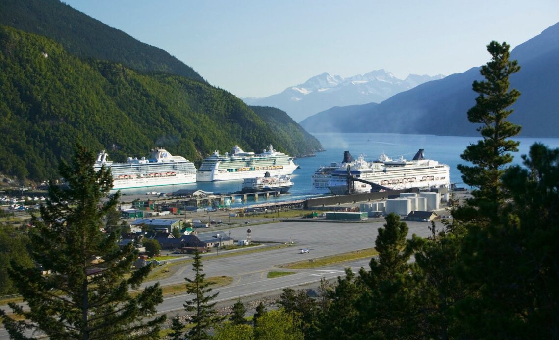 2 more rockslides in Alaskan cruise port prompt new safety measures