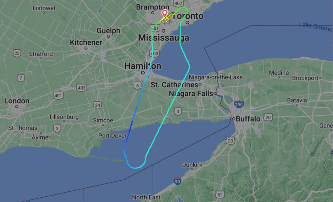 Air Canada Express flight returns to Toronto after windshield cracks