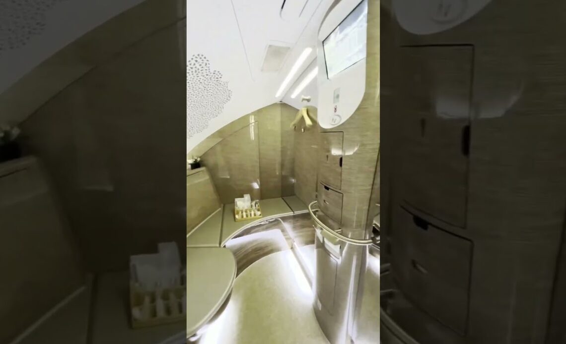 Check out this SHOWER SUITE on the Emirates A380 🚿 #shorts