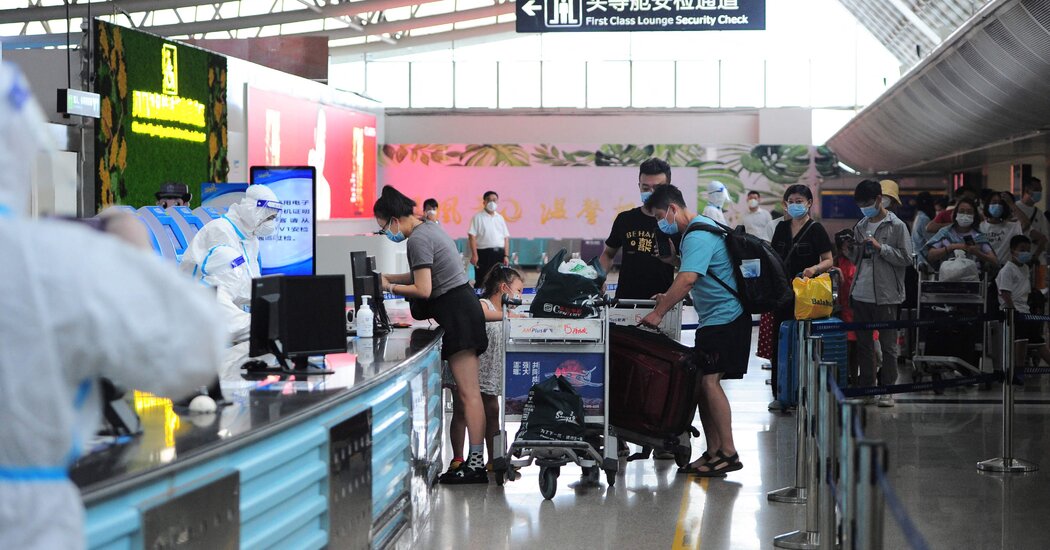 China’s Covid Lockdowns Strand Tourists