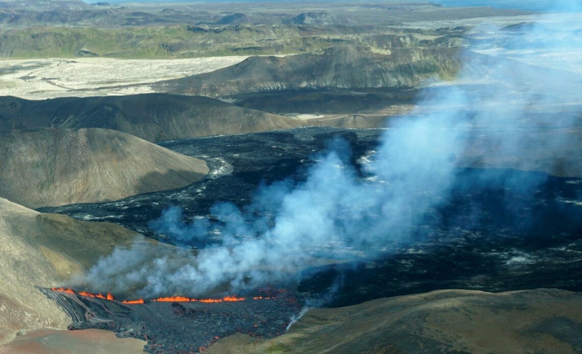 Iceland volcano eruption: Are flights being cancelled?