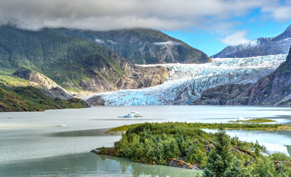 deal alert fly to Alaska from west coast