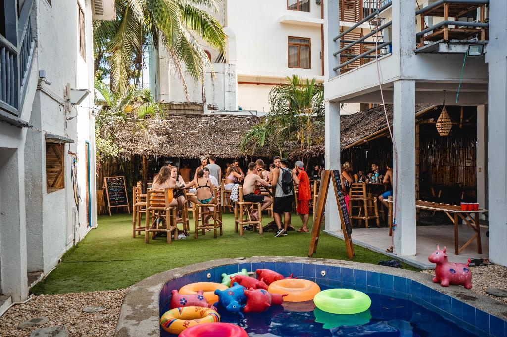 Mad Monkey Hostel - Best hostels in Boracay, Philippines