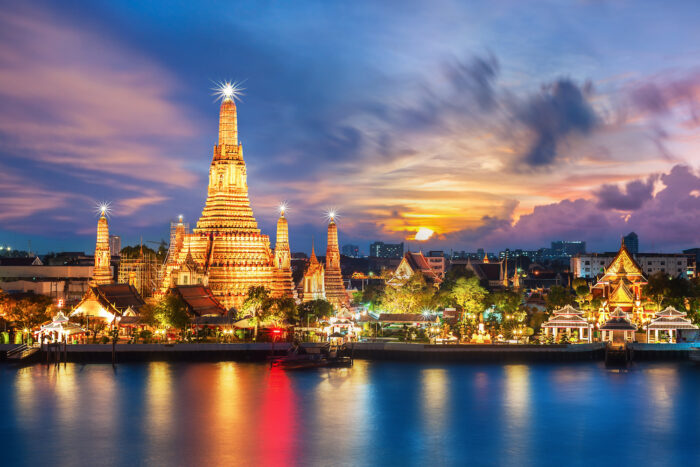 Wat Arun night view Temple in bangkok, Thailand