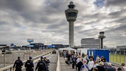 Amsterdam's Schiphol Airport to cap passengers through early 2023