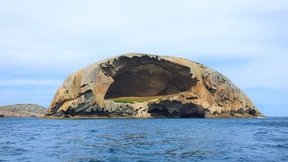 Cleft Island (Skull Rock)