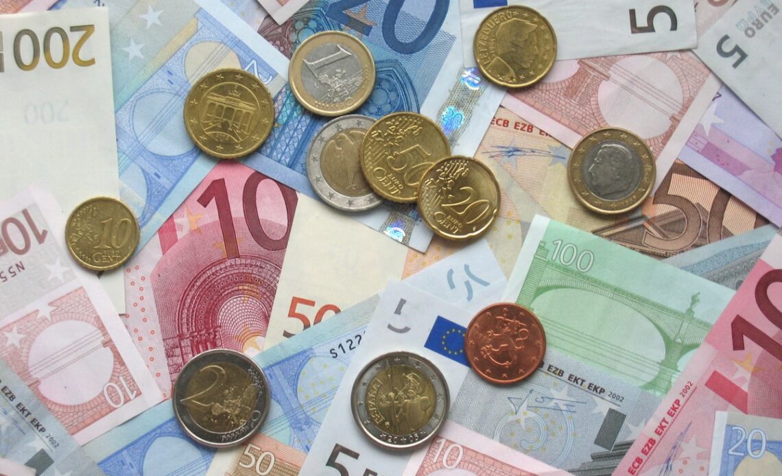 Euro to Dollar Conversion—How to Convert Dollars to Euros – Roaming Historian