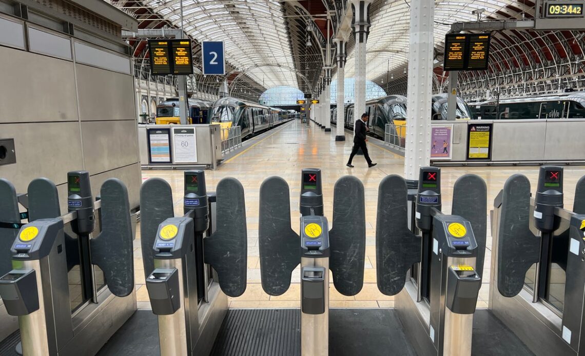 Misery for tens of thousands of passengers as Paddington train station closes on day of Queen’s funeral