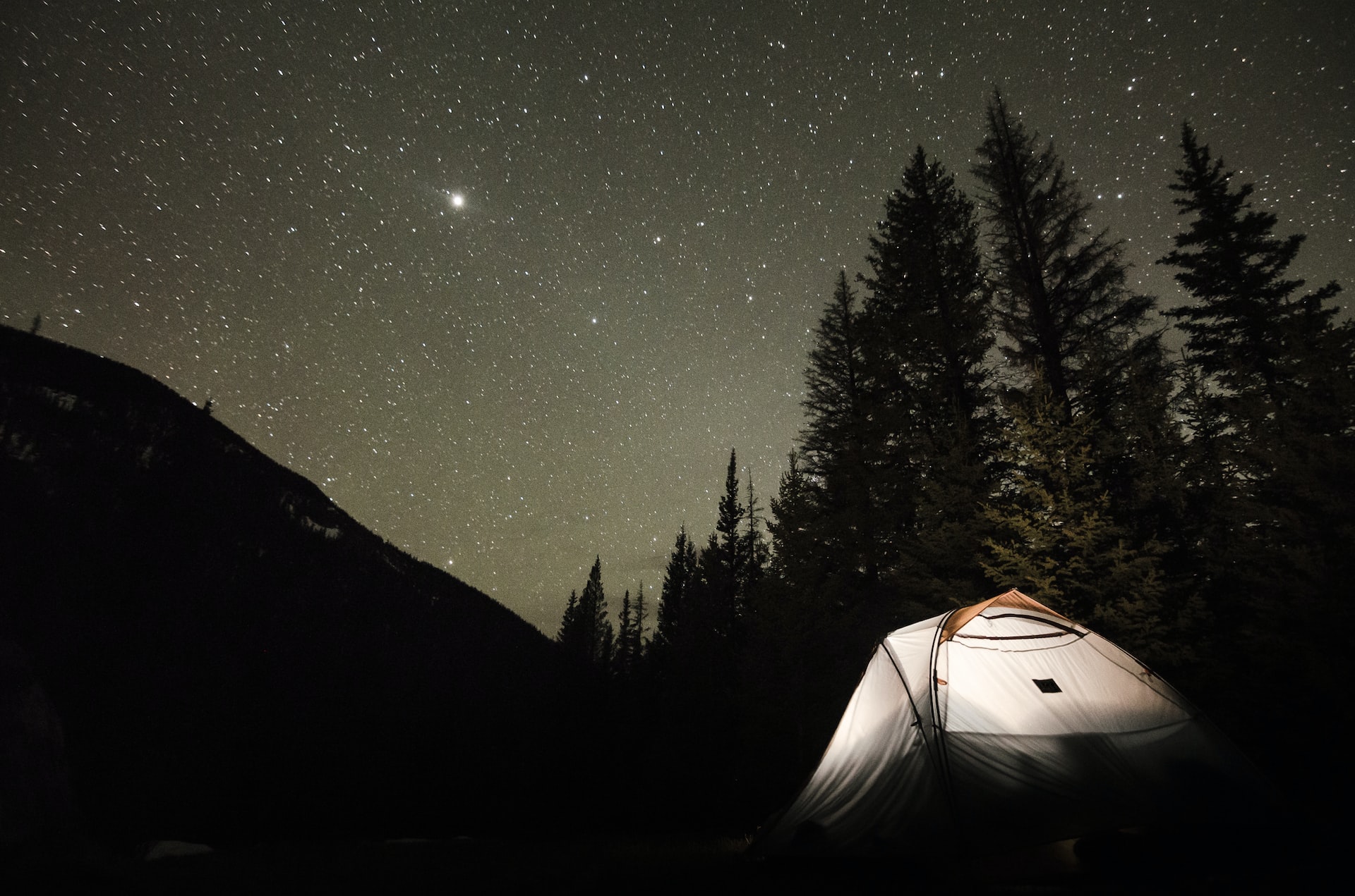 The night's sky in Sangre de Cristo Wilderness, a stunning place for camping in Colorado (photo: Andrew Gloor)