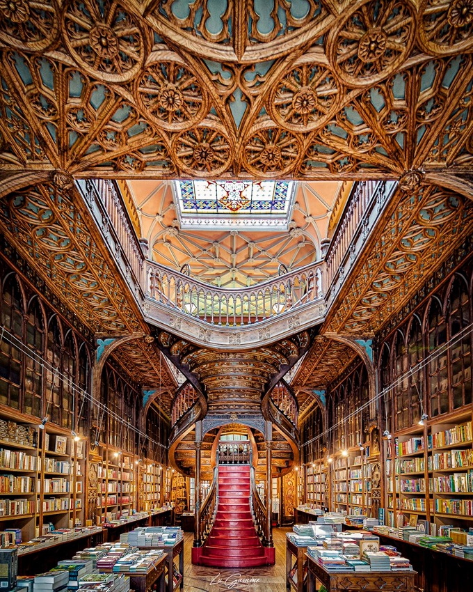 Porto Library, one of the beautiful places to visit at the start of your Douro River Cruise