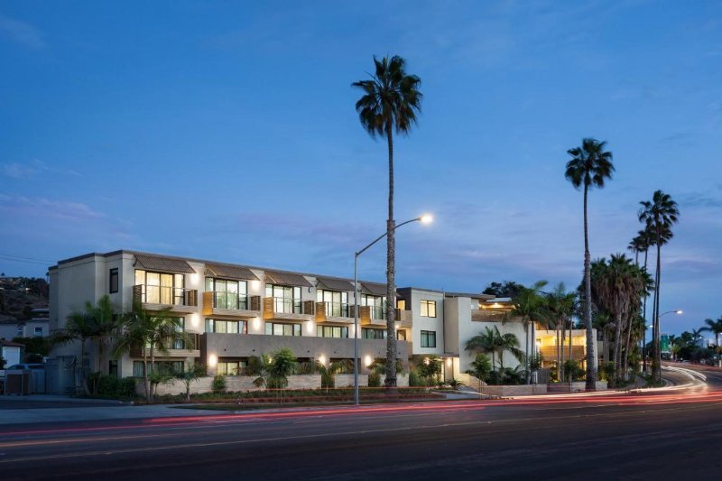 Holiday Inn Express and Suites La Jolla