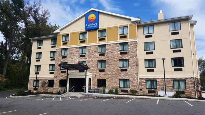 Comfort Inn Suites Brattleboro I 91