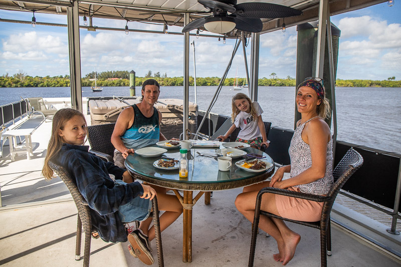 family eating breakfast on a  VRBO houseboat