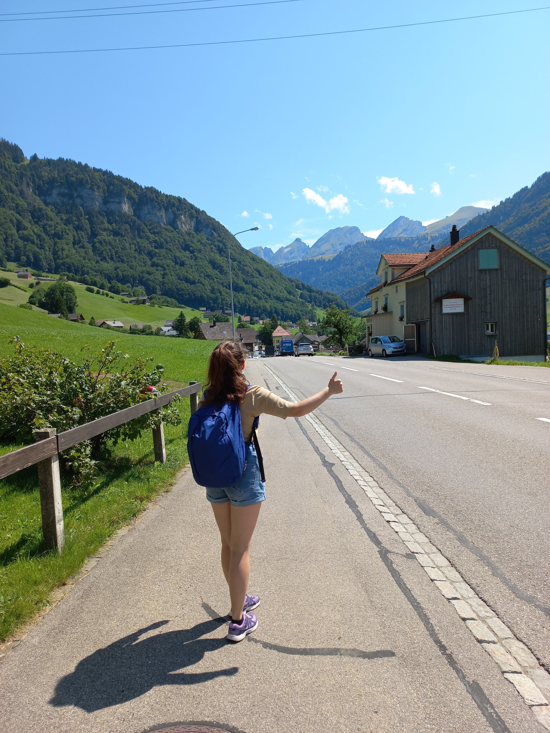 Hitchhiker in Switzerland (photo: Dmitry Shulga)