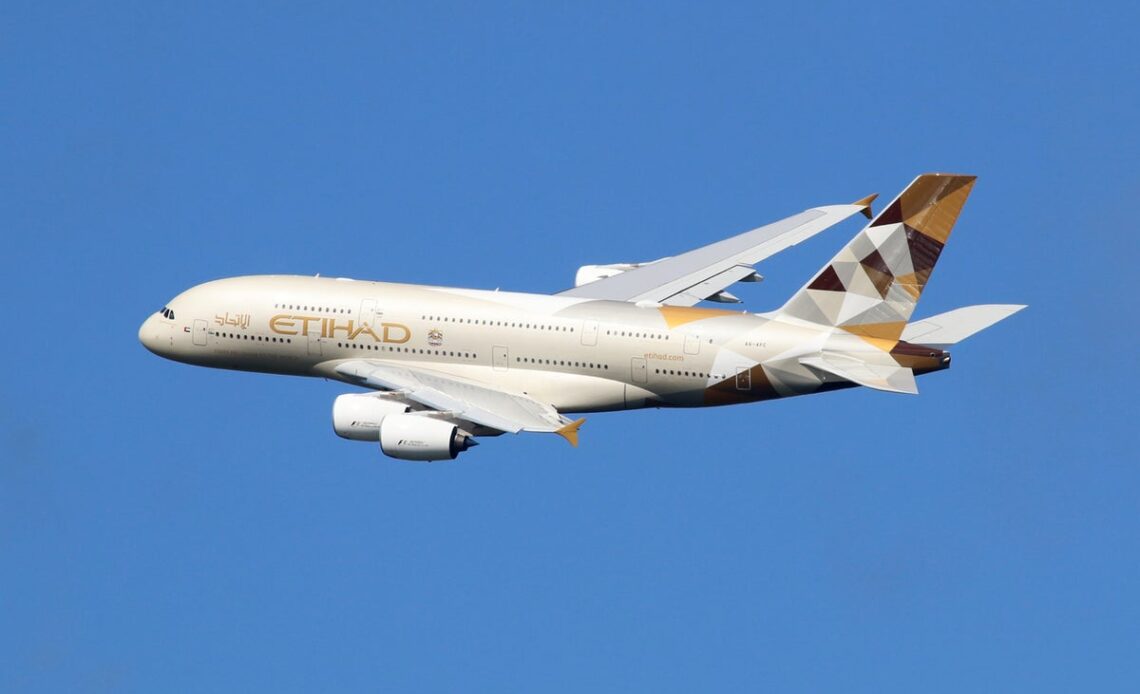 Etihad Airways raises pet fee to $1,500 per journey ‒ but falcons go free