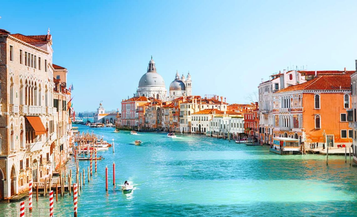 The 5 Best Hostels in Venice (Updated 2022)