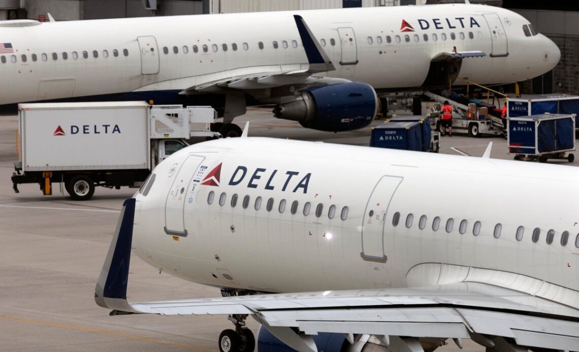 Delta asks business class passengers to skip inflight meal to reduce waste