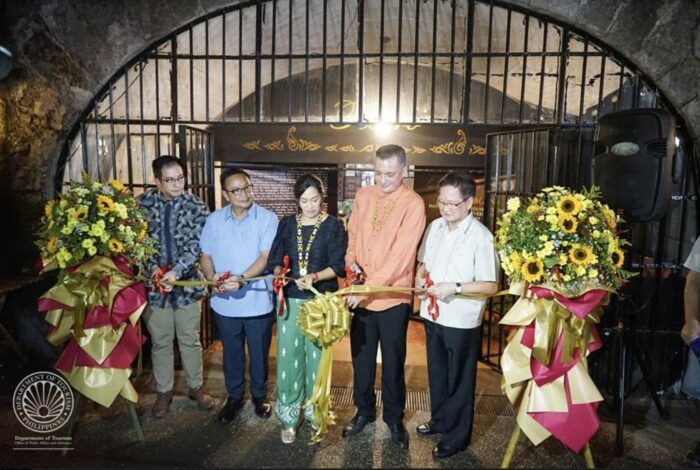 (L-R) Destileria Vice President Aaron Aw, Duty Philippine COO Vicente Angala, Nayong Pilipino Foundation Executive Director Gertie Duran-Batocabe, National Museum of the Philippines Director General Jeremy Barns, NPF Chairman of the Board Edgar Frederick Generoso.