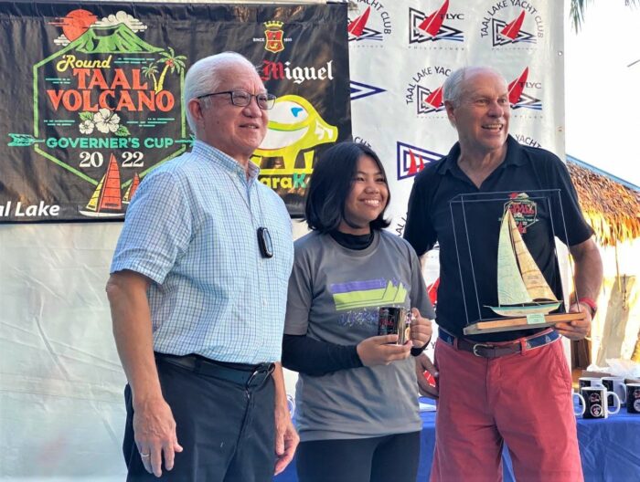 Batangas governor Mandanas with Governor's Cup winners Jazmine Lucero and Peter Capotosto