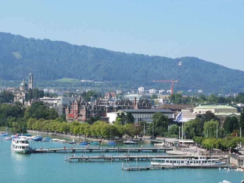 Lake Zurich Scenery