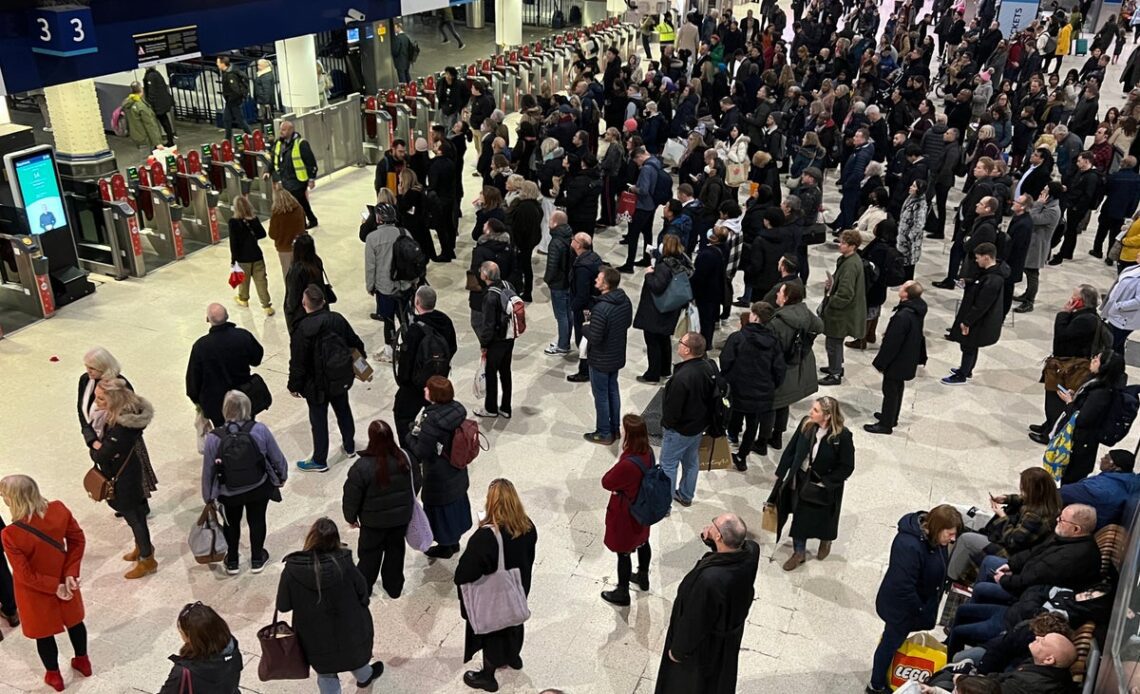 Christmas rail travel: Which trains are running from December until the second week of January?