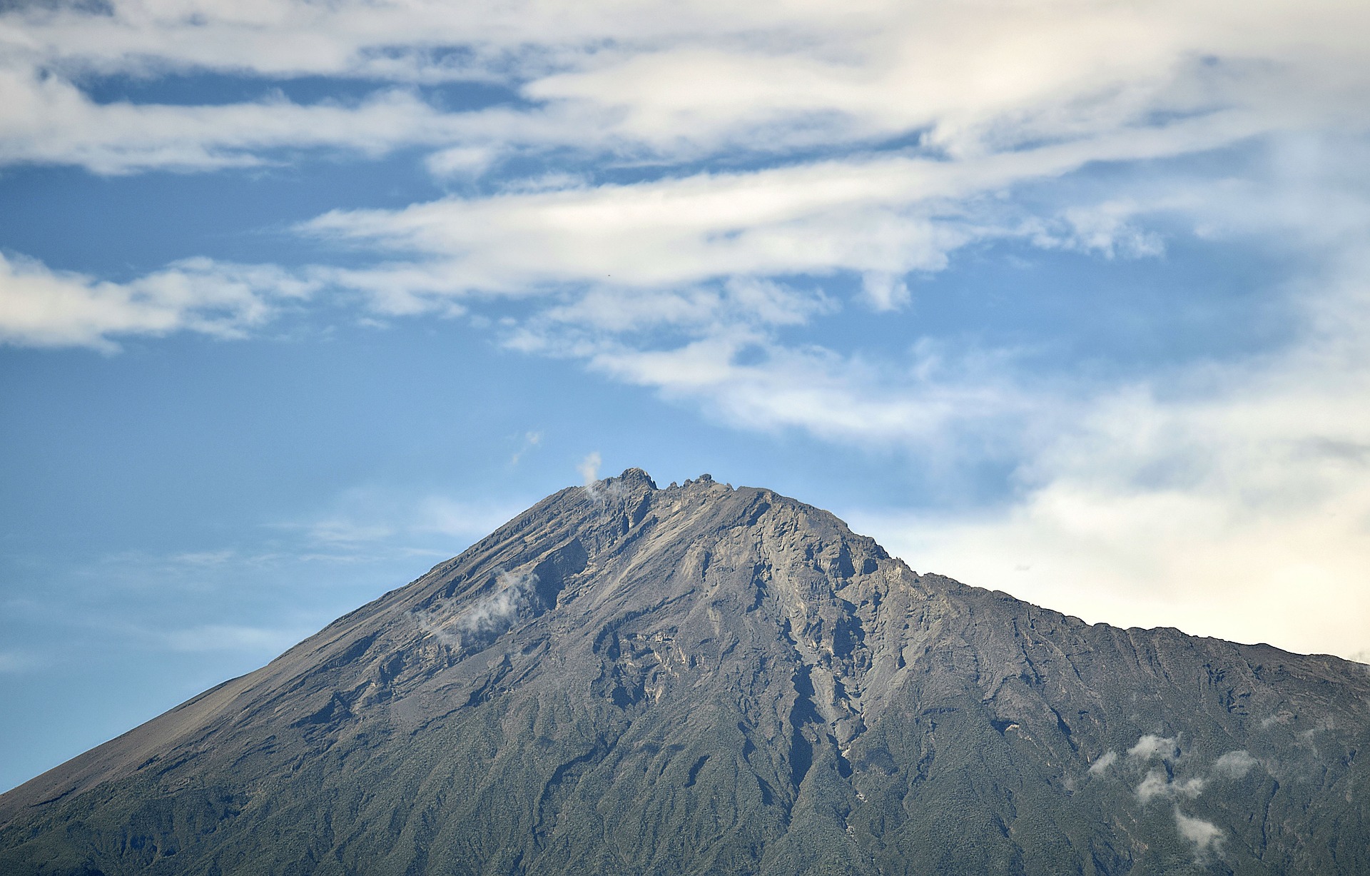 Summit of Mount Meru in Tanzania (photo: Johnson Goyaale)