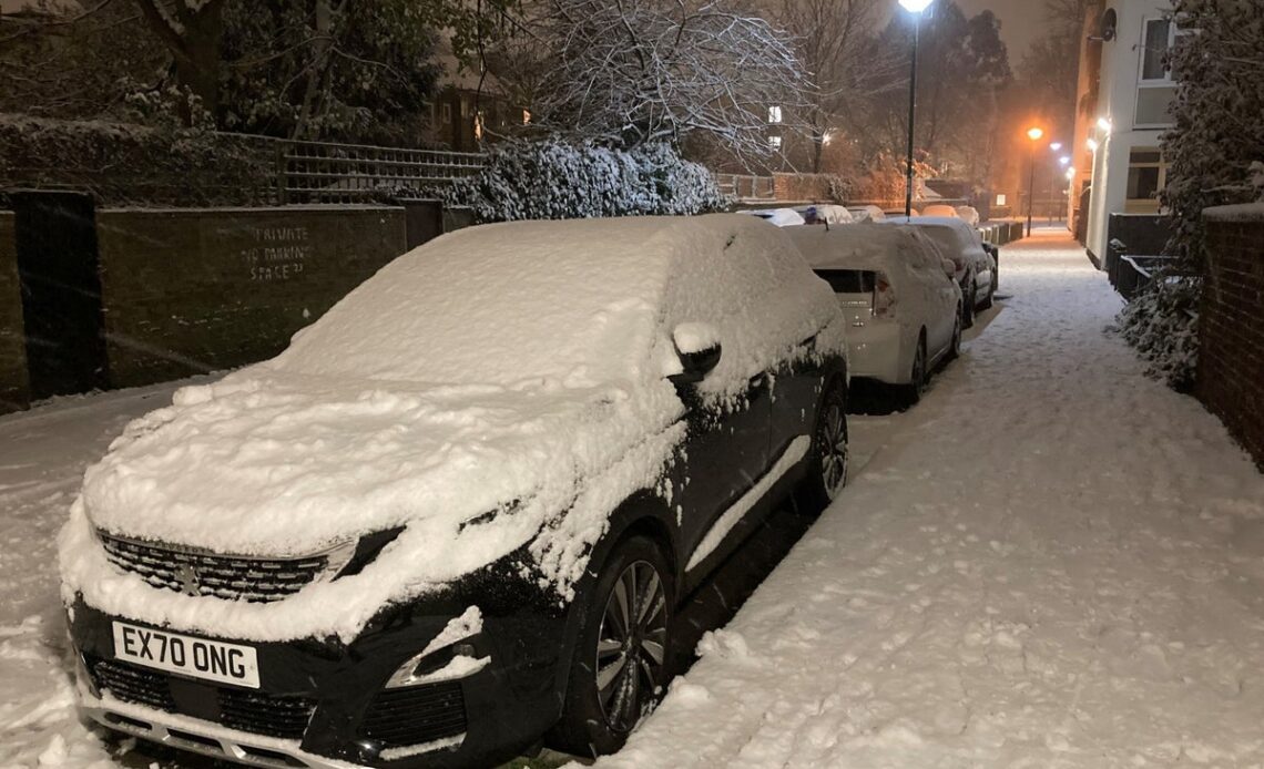 UK snow latest: Airports forced shut by snow as motorists urged not to travel