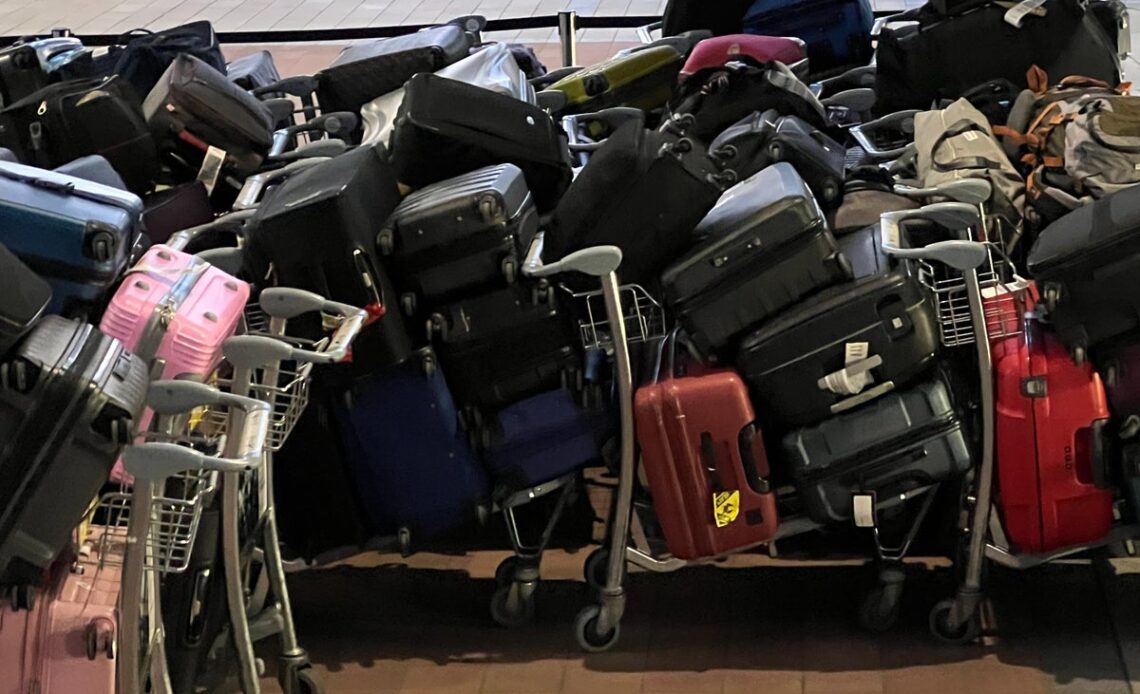 Union halts Heathrow baggage strike after ‘last ditch peace talks’