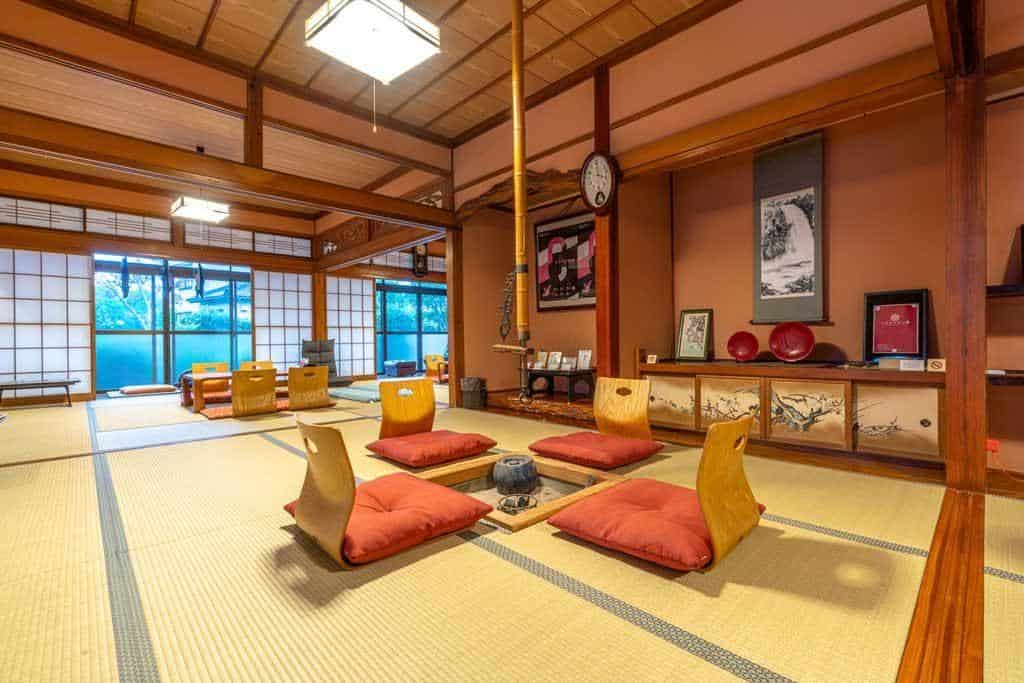 Iromusubu Guesthouse Murakami Ryokan
