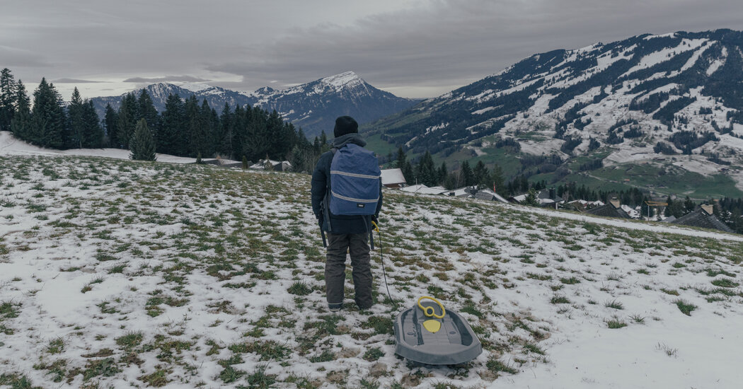 In Swiss Alps, Some Wonder What a Future Without Snow May Mean