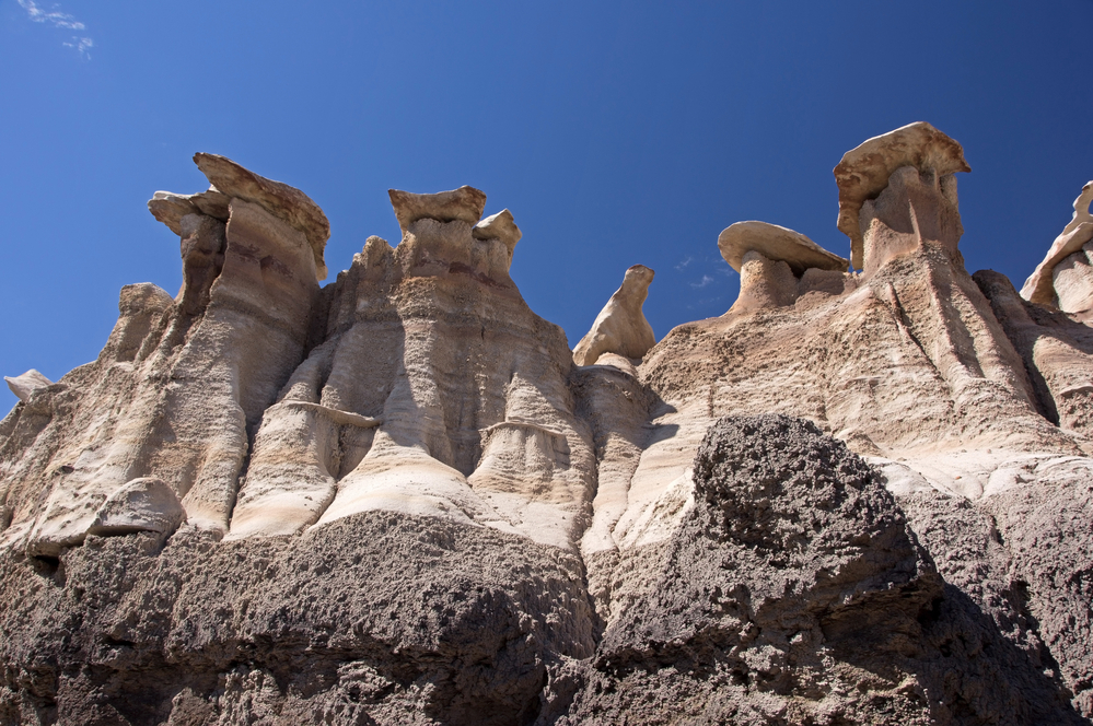 The Bisti Badlands are a giant area approx. 50km south of Farmington in New Mexico.