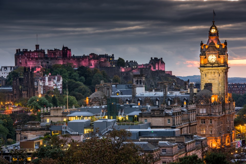 Edinburgh castle and Cityscape