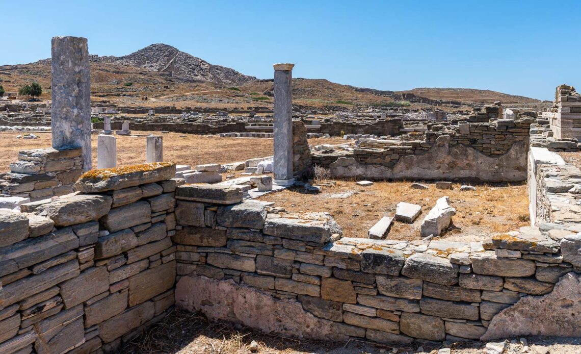 How to visit the island of Delos from Mykonos (2023)