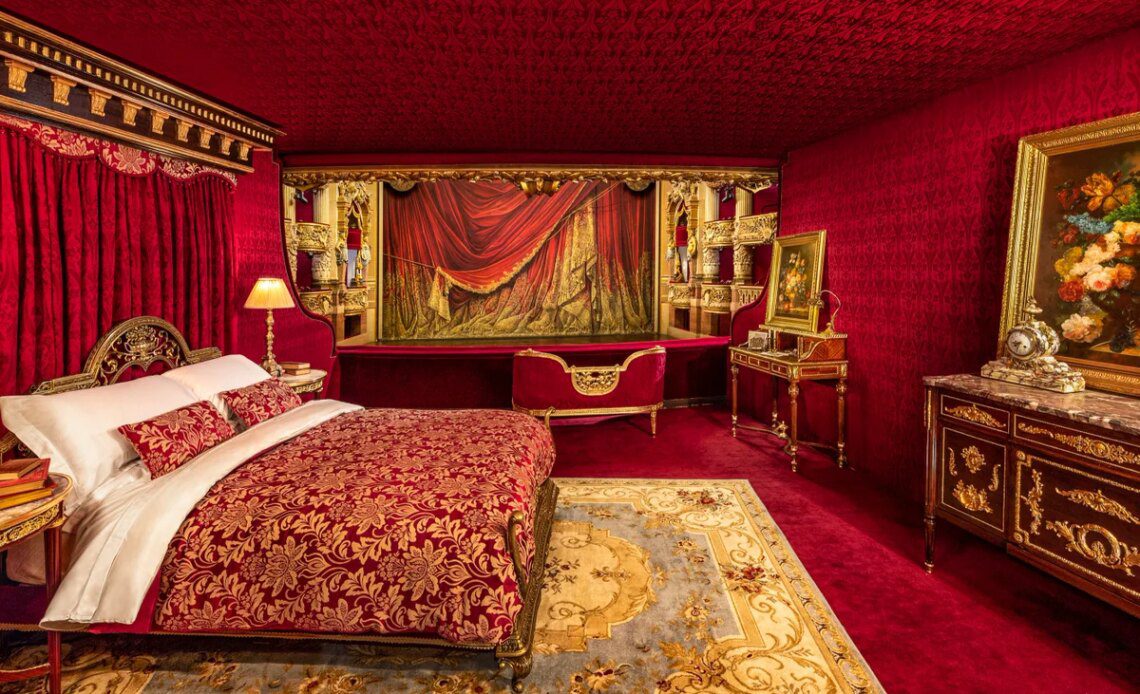 Phantom of the Opera ‘phans’ can stay overnight in a box at Paris’s Palais Garnier opera house