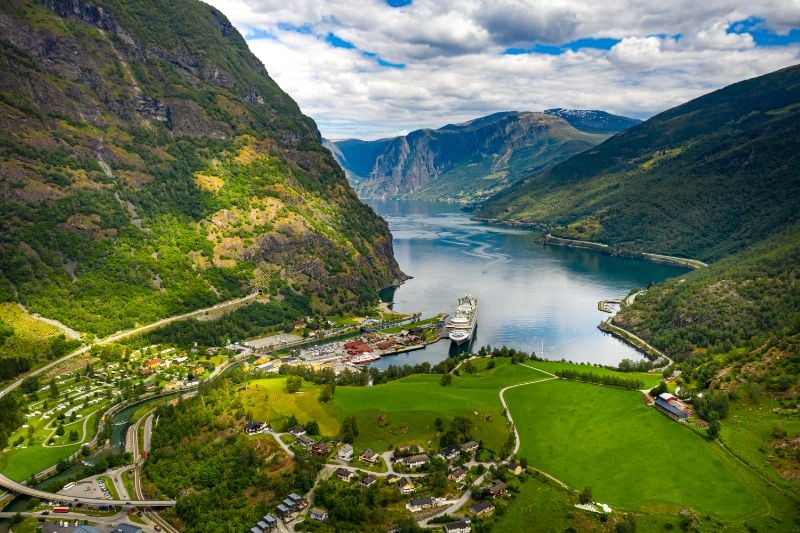 19 Best Places to Visit in Norway & Things to Do