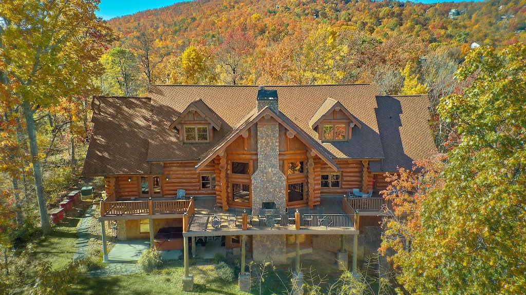 Bear Paw Lodge - Luxury Rental in Tennessee