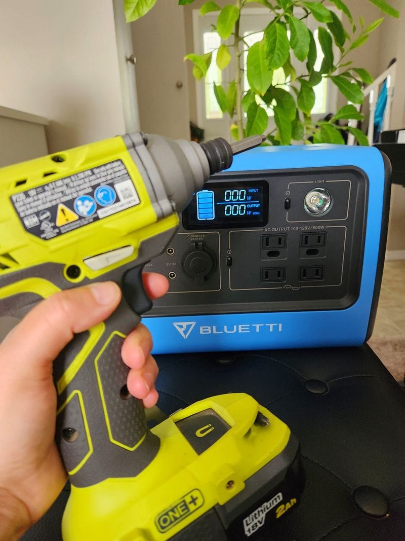 BLUETTI EB70S and electric drill