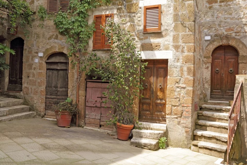 picturesque courtyard in  Pitigliano