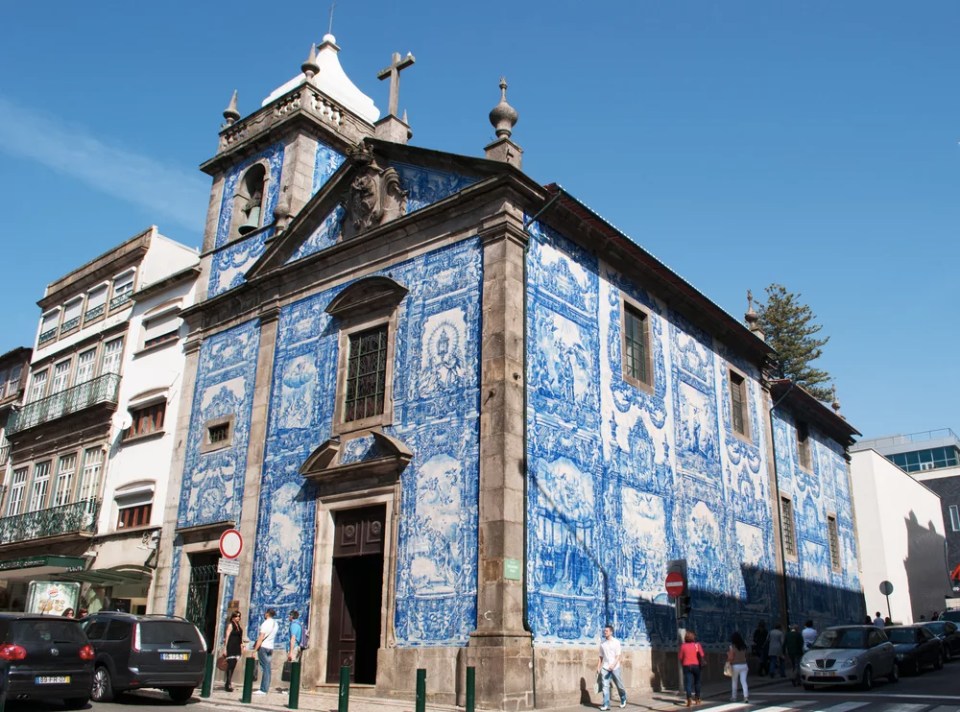 Capela das Almas, Chapel of Souls, or Santa Catarina's Chapel, the church of Porto famous for its azulejos, the typical Portuguese ornament of glazed and decorated ceramic tiles 