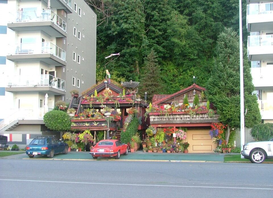Alki Flower Houses - Two of the Last Remaining Chalets on Alki Avenue