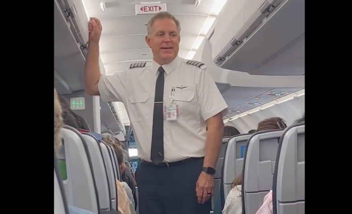 Pilot gives entire flight free drinks for flight delay