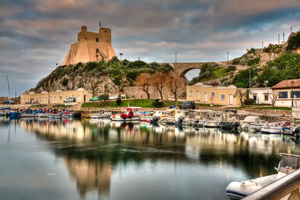 Sperlonga  italian old fishing village    harbor