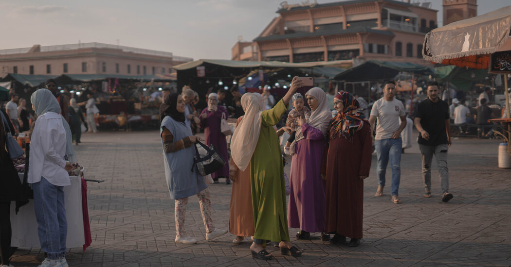 A Walk in Marrakesh: A Spider Web of Passageways