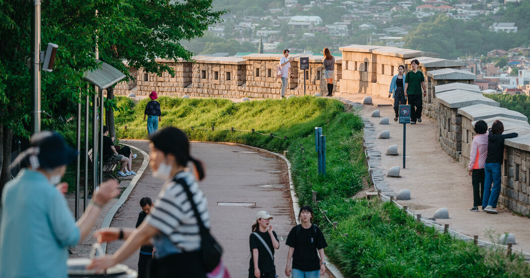 A Walk in Seoul: Following the Fortress Wall