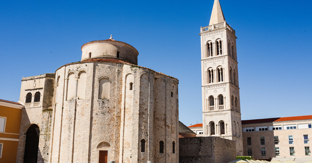 A Walk in Zadar: A Loop Through History