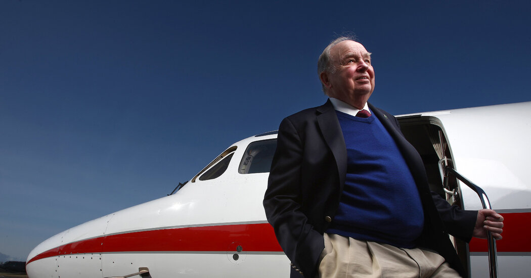 Don Bateman, Trailblazer in Airline Safety, Dies at 91